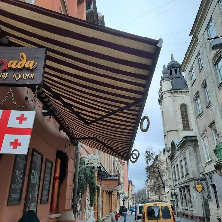 Apartmán Midnight Cats' In Rynok Square у котів на вірменській біля площі ринок