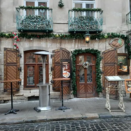 Midnight Cats' In Rynok Square у котів на вірменській біля площі ринок Apartmán Lvov