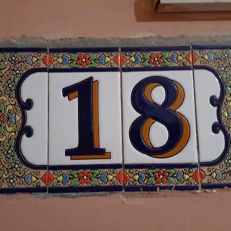 Апартаменти Midnight Cats' In Rynok Square світло є завжди!