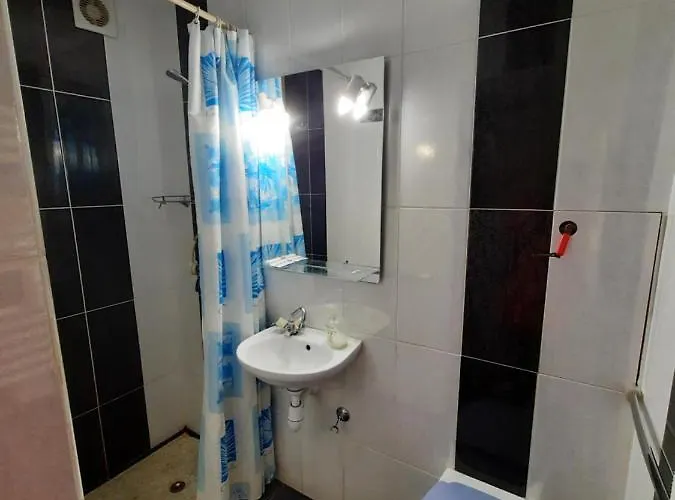 Appartement Midnight Cats' In Rynok Square у котів на вірменській біля площі ринок *